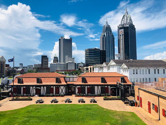 Colonial Fort CondΓ©