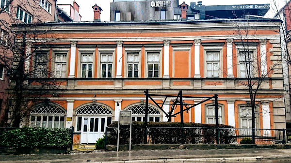 DespiΔ House