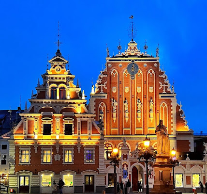 House of the Black Heads