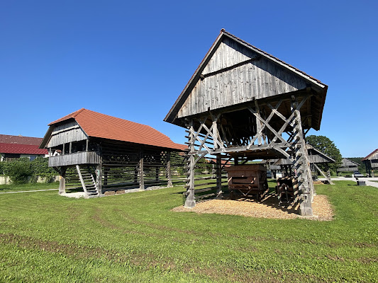 Land of Hayracks