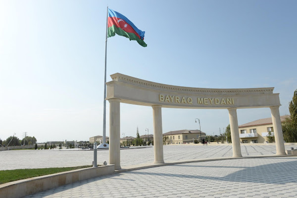 Salyan Bayraq Meydani