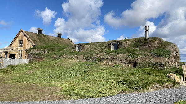 SÊnautasel er opið 11 til 19 alla daga