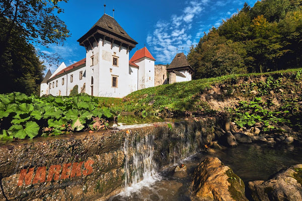SPLOĆ NA KNJIĆœNICA SLOVENSKE KONJICE