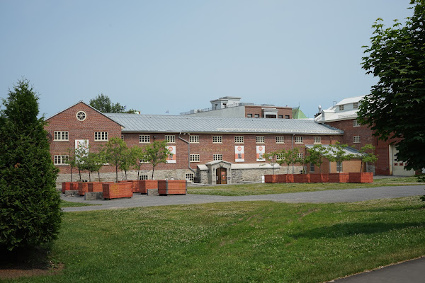 The Palace of L'Ălot